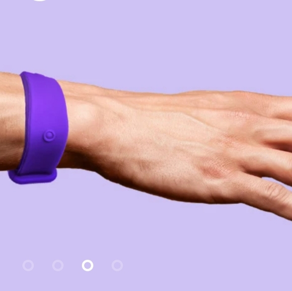 Silicone Wristband Dispenser - Picture 3 of 16